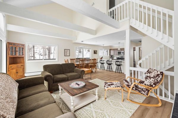 Renovated Trailside Family Getaway on Okemo