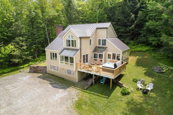 5BR Chalet w/ Hot Tub, Game Room & EV Charger