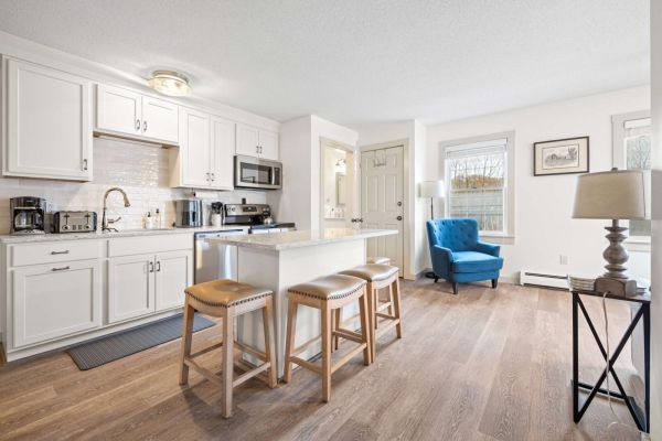 Bright 2BR Escape 2 Min to Okemo, Walk to Downtown