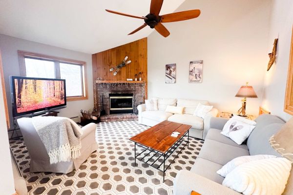 Okemo Mountain Retreat: 3BR Ski-in/Ski-Out Condo