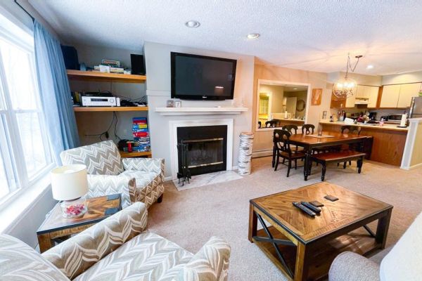 3 BR Ski-in/Ski-Out Fireplace, Pool, Full Kitchen