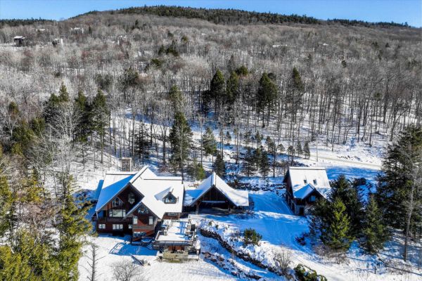Eureka Estate | Private Retreat Sleeps 20
