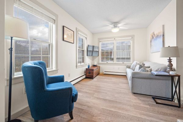 Charming 1BR Escape: 2 minutes to Okemo Mountain