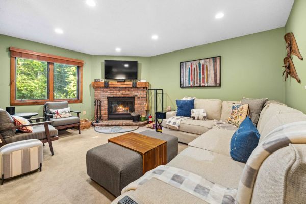 Slopeside Kettlebrook 2BR with Fireplace +Arcade
