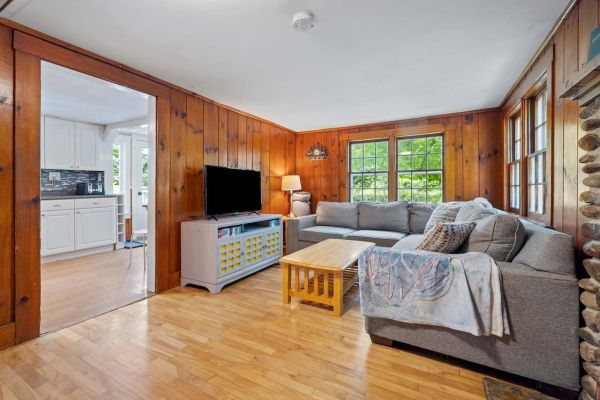 4-BR Lakeside Retreat; 4 Minutes from Okemo