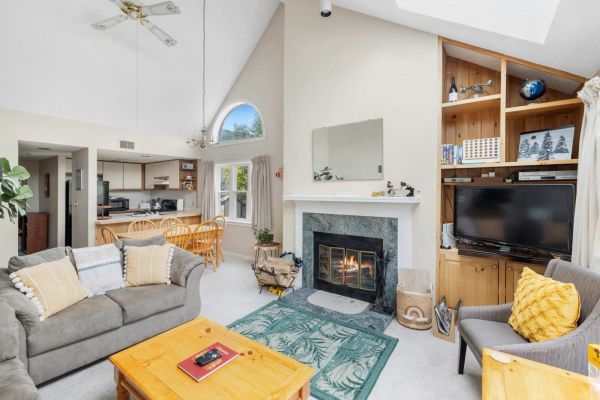 2BR Winterplace Ski Condo w/ Fireplace + Hot Tubs