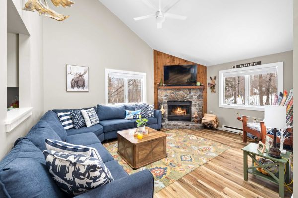 Sleek 2BR Kettlebrook Condo with Fireplace, Ski-in/Ski-out